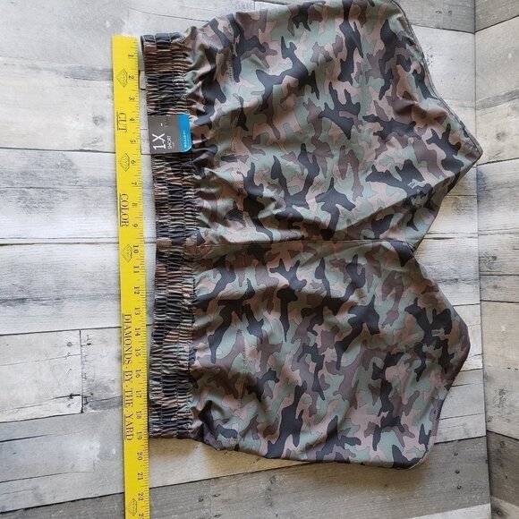 NWT - Columbia Plus Size Bogata Bay Cypress Camo Printed Stretch Shorts- Size 1X - Picture 5 of 7